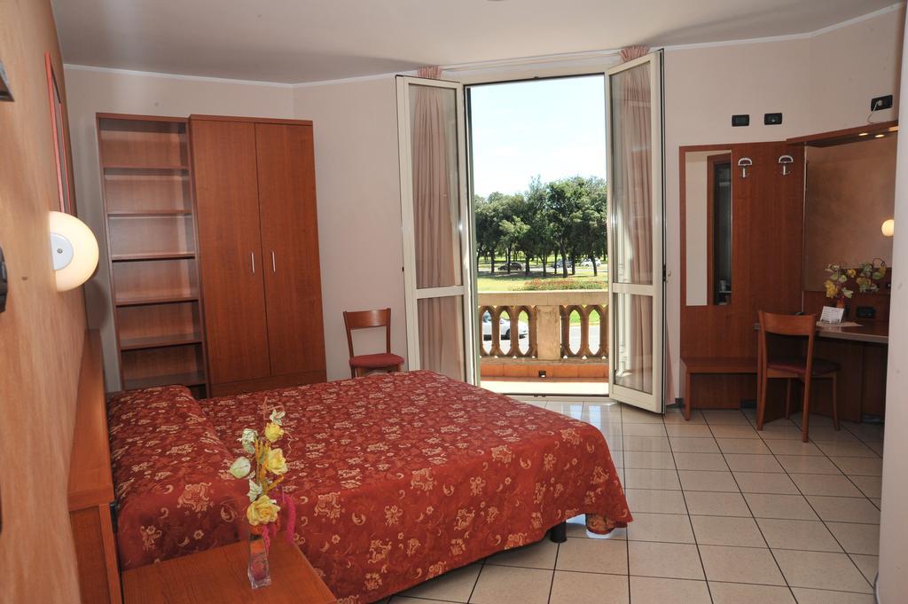 Hotel Stazione Livorno Cameră foto