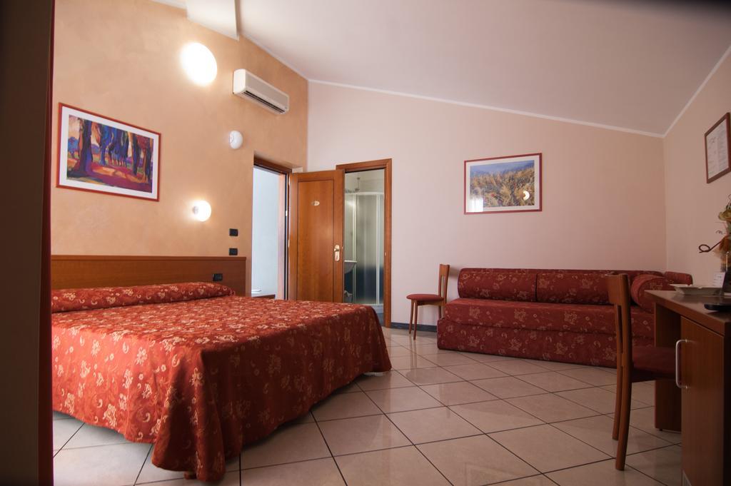 Hotel Stazione Livorno Cameră foto