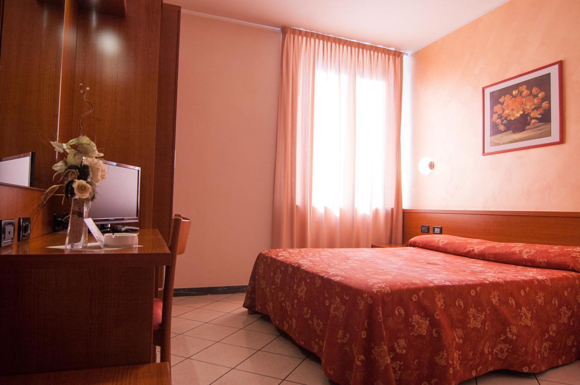 Hotel Stazione Livorno Cameră foto
